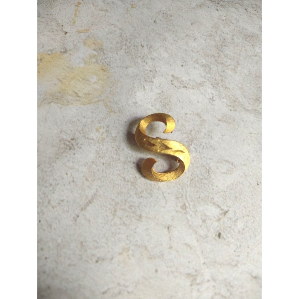 Mamselle Vintage Gold Tone Letter S Brooch Pin Estate Jewelry